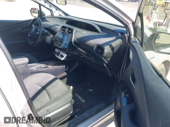 2016 Toyota Prius Two with VIN JTDKBRFU3G3003968, listed as a IAAI auction lot 41951236 with 72,029 mi miles. Bid and sale history available at carsss.com. Image 5.