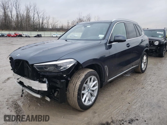 2021 BMW X5 xDrive40i with VIN 5UXCR6C02M9H74447, listed as a Copart auction lot 36408803 with 15,989 mi miles. Bid and sale history available at carsss.com. Image 1.