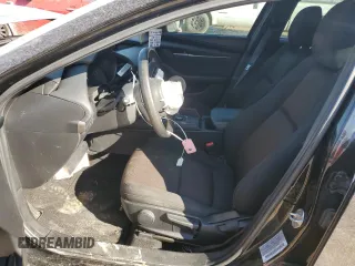 2021 Mazda 3 2.0 with VIN JM1BPAA73M1328390, listed as a Copart auction lot 44385695 with 58,467 mi miles and Salvage Title. Bid and sale history available at DreamBid. Image 7.