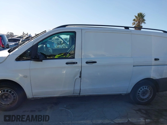 2016 Mercedes-Benz Metris Cargo z VIN WD3PG2EA1G3100067, wystawiony jako IAAI lot #41637257 z przebiegiem 571 601 mil mil oraz . Historia ofert i sprzedaży dostępna na DreamBid. Obrazek 14.