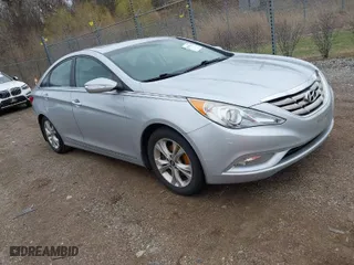 2013 Hyundai Sonata SE with VIN 5NPEC4AC9DH638852, listed as a IAAI auction lot 41966220 with 151,324 mi miles. Bid and sale history available at carsss.com. Image 1.