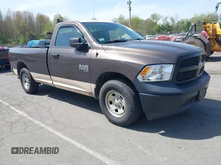 2020 Ram 1500 Tradesman z VIN 3C6JR6DG5LG133073, wystawiony jako IAAI lot #42157007 z przebiegiem 144 481 mil mil oraz . Historia ofert i sprzedaży dostępna na DreamBid. Obrazek 1.