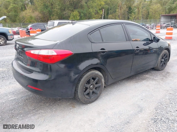 2015 Kia Forte LX with VIN KNAFK4A67F5426212, listed as a IAAI auction lot 40493636 with 85,216 mi miles. Bid and sale history available at carsss.com. Image 4.