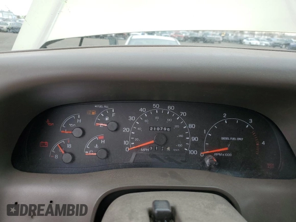 2001 Ford F-350 XL z VIN 1FTSW31F71EB04906, wystawiony jako Copart lot #42333355 z przebiegiem 210 796 mil mil oraz Czysty tytuł • Clean title. Historia ofert i sprzedaży dostępna na DreamBid. Obrazek 9.