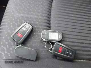 2016 Toyota Prius Two z VIN JTDKBRFU3G3511809, wystawiony jako IAAI lot #42295946 z przebiegiem 118 621 mil mil oraz . Historia ofert i sprzedaży dostępna na DreamBid. Obrazek 11.