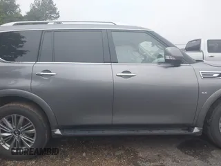 2020 Infiniti QX80 Luxe z VIN JN8AZ2NF5L9705321, wystawiony jako IAAI lot #42536366 z przebiegiem 72 684 mil mil oraz . Historia ofert i sprzedaży dostępna na DreamBid. Obrazek 13.