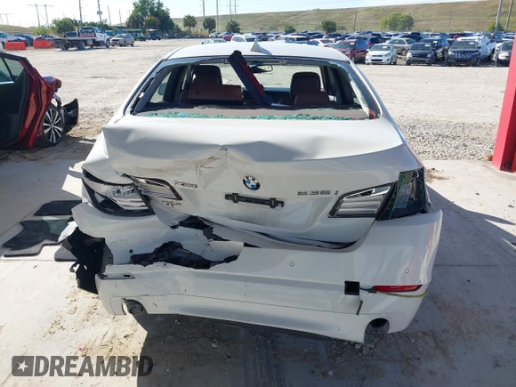 2013 BMW 5 Series 535i xDrive z VIN WBAFU7C59DDU76175, wystawiony jako IAAI lot #41433212 z przebiegiem 108 175 mil mil oraz . Historia ofert i sprzedaży dostępna na DreamBid. Obrazek 6.