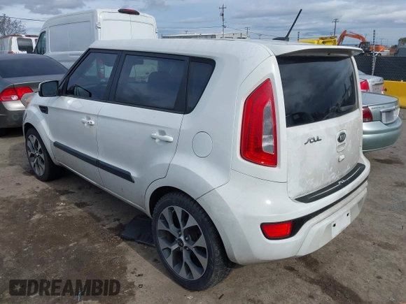 2013 Kia Soul ! with VIN KNDJT2A67D7546771, listed as a IAAI auction lot 41494414 with 135,810 mi miles. Bid and sale history available at carsss.com. Image 3.