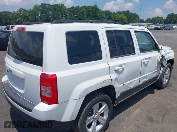 2014 Jeep Patriot Sport z VIN 1C4NJPBA3ED869659, wystawiony jako IAAI lot #42590584 z przebiegiem 60 194 mil mil oraz . Historia ofert i sprzedaży dostępna na DreamBid. Obrazek 4.