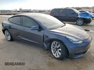 2020 Tesla Model 3 Standard Range Plus z VIN 5YJ3E1EA6LF662676, wystawiony jako Copart lot #47021855 z przebiegiem 58 834 mil mil oraz Czysty tytuł • Clean title. Historia ofert i sprzedaży dostępna na DreamBid. Obrazek 4.