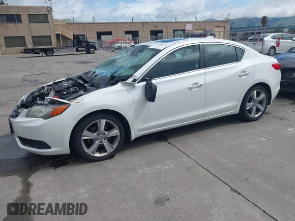 2014 Acura ILX with VIN 19VDE1F34EE000679, listed as a IAAI auction lot 41799014 with 136,514 mi miles. Bid and sale history available at carsss.com. Image 17.