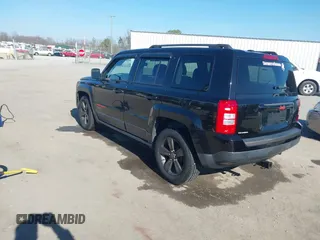 2017 Jeep Patriot Sport z VIN 1C4NJPBB2HD187577, wystawiony jako IAAI lot #41669810 z przebiegiem 53 438 mil mil oraz . Historia ofert i sprzedaży dostępna na DreamBid. Obrazek 3.
