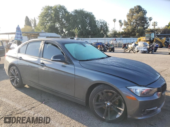 2012 BMW 3 Series 328i z VIN WBA3A5G59CNN65571, wystawiony jako Copart lot #51550195 z przebiegiem 111 036 mil mil oraz Szkoda całkowita • Salvage title. Historia ofert i sprzedaży dostępna na DreamBid. Obrazek 4.