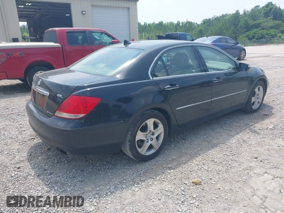 2005 Acura RL z VIN JH4KB16545C018873, wystawiony jako IAAI lot #42423476 z przebiegiem 237 834 mil mil oraz . Historia ofert i sprzedaży dostępna na DreamBid. Obrazek 4.