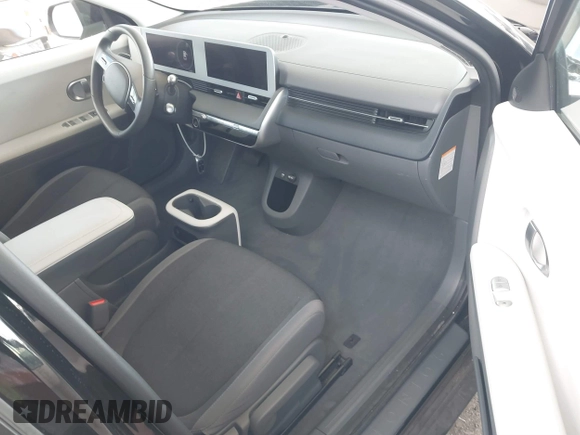 2024 Hyundai Ioniq 5 SE z VIN KM8KM4DE5RU246280, wystawiony jako IAAI lot #41506472 z przebiegiem 15 679 mil mil oraz . Historia ofert i sprzedaży dostępna na DreamBid. Obrazek 5.