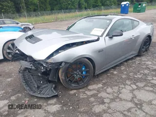 2024 Ford Mustang GT z VIN 1FA6P8CF2R5411281, wystawiony jako IAAI lot #42443350 z przebiegiem 16 946 mil mil oraz . Historia ofert i sprzedaży dostępna na DreamBid. Obrazek 20.
