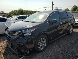 2021 Toyota Sienna XSE with VIN 5TDDSKFC9MS036507, listed as a Copart auction lot 58703055 with 40,723 mi miles and Salvage title. Bid and sale history available at DreamBid. Image 1.
