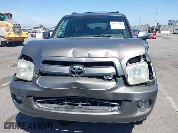 2007 Toyota Sequoia SR5 with VIN 5TDZT34A07S296602, listed as a IAAI auction lot 42067710 with 180,685 mi miles. Bid and sale history available at carsss.com. Image 12.