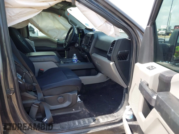 2019 Ford F-150 XL z VIN 1FTEW1CP2KKE59640, wystawiony jako IAAI lot #42379076 z przebiegiem 86 134 mil mil oraz . Historia ofert i sprzedaży dostępna na DreamBid. Obrazek 5.