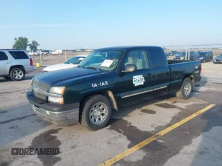 2005 Chevrolet Silverado 1500 LS z VIN 1GCEC19Z45Z290847, wystawiony jako IAAI lot #42400070 z przebiegiem 110 513 mil mil oraz . Historia ofert i sprzedaży dostępna na DreamBid. Obrazek 2.