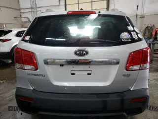 2011 Kia Sorento LX with VIN 5XYKTCA18BG080900, listed as a Copart auction lot 42045055 with 92,568 mi miles and Clean Title. Bid and sale history available at carsss.com. Image 6.