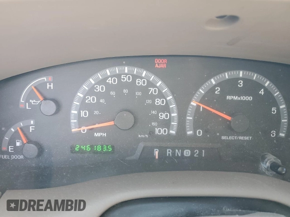 2002 Ford Expedition Eddie Bauer with VIN 1FMPU18L92LA82606, listed as a Copart auction lot 49961395 with 246,183 mi miles and Salvage title. Bid and sale history available at DreamBid. Image 9.
