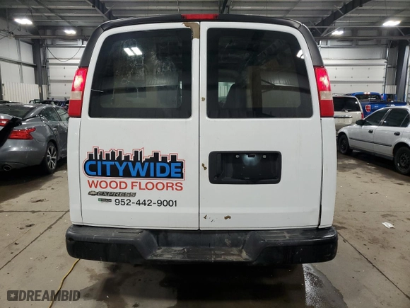 2008 Chevrolet Express Cargo Van with VIN 1GCFG15X081192544, listed as a Copart auction lot 41531985 with 116,900 mi miles and Salvage Title. Bid and sale history available at carsss.com. Image 6.