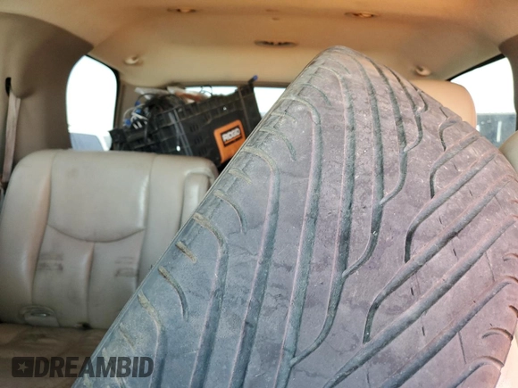2005 Chevrolet Tahoe Z71 z VIN 1GNEK13ZX5R245480, wystawiony jako Copart lot #56321935 z przebiegiem 177 488 mil mil oraz Szkoda całkowita • Salvage title. Historia ofert i sprzedaży dostępna na DreamBid. Obrazek 10.