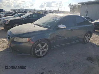 2011 Volvo S40 with VIN YV1672MS6B2532979, listed as a Copart auction lot 44519735 with 177,755 mi miles and Salvage Title. Bid and sale history available at carsss.com. Image 1.