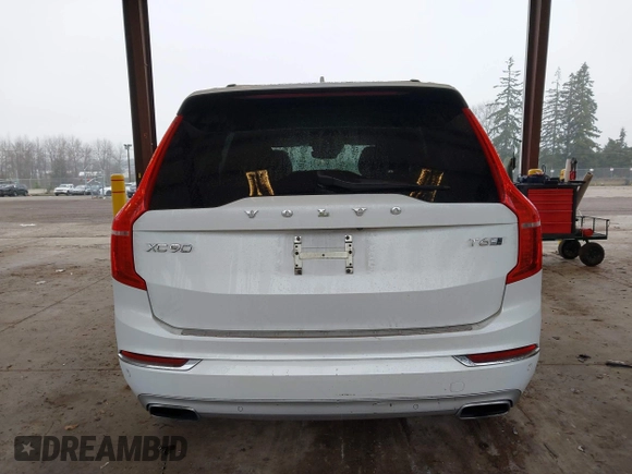 2018 Volvo XC90 Inscription with VIN YV4A22PL5J1388636, listed as a IAAI auction lot 41313782 with 59,859 mi miles. Bid and sale history available at carsss.com. Image 15.