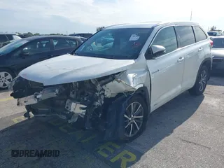 2018 Toyota Highlander Hybrid XLE с VIN 5TDJGRFH2JS051886, выставлен на аукционе IAAI как лот 42739821 с пробегом 131 880 миль миль и . История ставок и продаж доступна на DreamBid. Изображение 2.