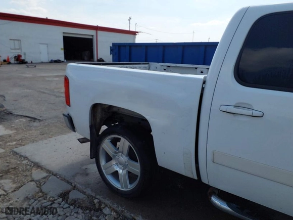 2008 Chevrolet Silverado 1500 LTZ with VIN 3GCEC13JX8G269265, listed as a IAAI auction lot 41866595 with 217,985 mi miles. Bid and sale history available at carsss.com. Image 6.