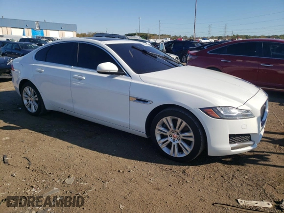 2017 Jaguar XF 35t Premium with VIN SAJBD4BVXHCY30154, listed as a Copart auction lot 76931694 with 95,207 mi miles and Clean Title. Bid and sale history available at carsss.com. Image 4.