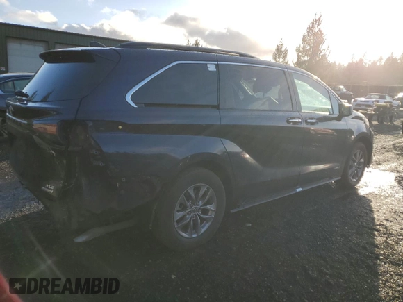 2021 Toyota Sienna XLE with VIN 5TDJRKEC4MS069575, listed as a Copart auction lot 44793525 with 141,319 mi miles and Salvage Title. Bid and sale history available at carsss.com. Image 3.