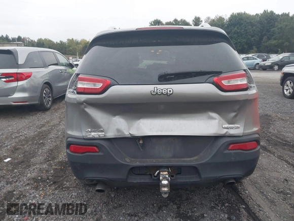 2014 Jeep Cherokee Latitude with VIN 1C4PJMCS5EW198112, listed as a IAAI auction lot 40417706 with 169,921 mi miles. Bid and sale history available at carsss.com. Image 17.