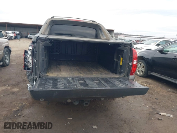 2007 Chevrolet Avalanche 1LT with VIN 3GNEC12057G202104, listed as a IAAI auction lot 41527646 with 236,496 mi miles and . Bid and sale history available at DreamBid. Image 16.