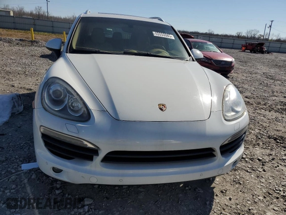 2012 Porsche Cayenne S Hybrid z VIN WP1AE2A2XCLA92544, wystawiony jako Copart lot #48896985 z przebiegiem 182 567 mil mil oraz Tytuł czysty. Historia ofert i sprzedaży dostępna na DreamBid. Obrazek 5.