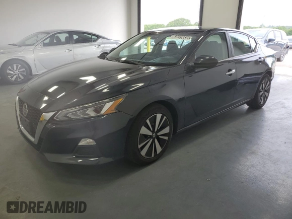 2021 Nissan Altima SV z VIN 1N4BL4DV3MN358690, wystawiony jako Copart lot #60076635 z przebiegiem 122 206 mil mil oraz Czysty tytuł • Clean title. Historia ofert i sprzedaży dostępna na DreamBid. Obrazek 1.