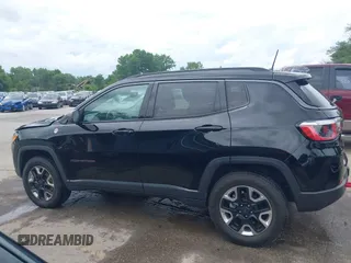 2018 Jeep Compass Trailhawk z VIN 3C4NJDDB1JT264032, wystawiony jako IAAI lot #42524893 z przebiegiem 96 399 mil mil oraz . Historia ofert i sprzedaży dostępna na DreamBid. Obrazek 14.