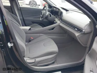2025 Hyundai Elantra SEL Convenience with VIN KMHLS4DG5SU944082, listed as a IAAI auction lot 41711610 with 2,695 mi miles. Bid and sale history available at carsss.com. Image 5.