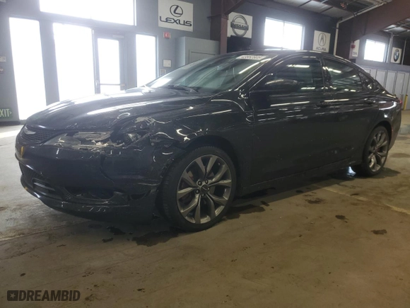 2015 Chrysler 200 S with VIN 1C3CCCDG1FN540437, listed as a Copart auction lot 43852805 with 135,697 mi miles and Salvage Title. Bid and sale history available at carsss.com. Image 1.