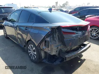 2021 Toyota Prius LE с VIN JTDKAMFPXM3190833, выставлен на аукционе IAAI как лот 42443864 с пробегом 133 146 миль миль и . История ставок и продаж доступна на DreamBid. Изображение 3.