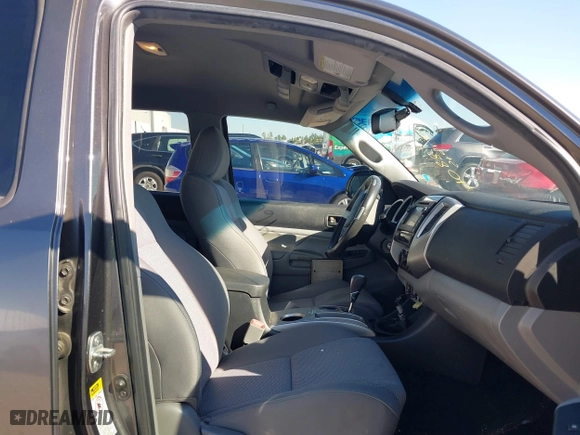2013 Toyota Tacoma PreRunner with VIN 5TFJU4GN2DX039199, listed as a IAAI auction lot 40882464 with 286,278 mi miles. Bid and sale history available at carsss.com. Image 5.