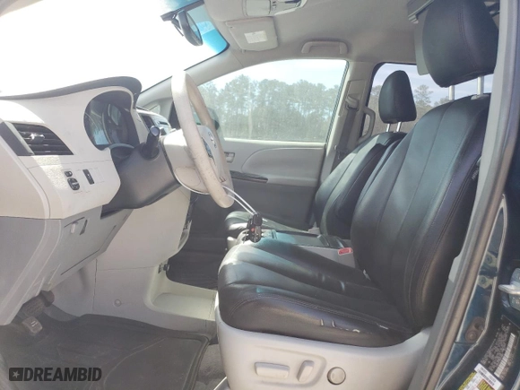 2011 Toyota Sienna LE AAS with VIN 5TDKK3DC9BS038884, listed as a Copart auction lot 49975555 with 268,664 mi miles and Clean Title. Bid and sale history available at carsss.com. Image 7.