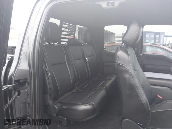2015 Ford F-150 XLT z VIN 1FTFX1EG2FFA85236, wystawiony jako IAAI lot #41401898 z przebiegiem 170 730 mil mil oraz . Historia ofert i sprzedaży dostępna na DreamBid. Obrazek 8.