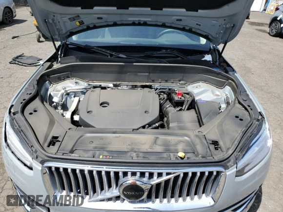 2024 Volvo XC90 Plus Bright Theme z VIN YV4062JE6R1181548, wystawiony jako Copart lot #57970905 z przebiegiem Nie podano mil oraz Czysty tytuł • Clean title. Historia ofert i sprzedaży dostępna na DreamBid. Obrazek 12.