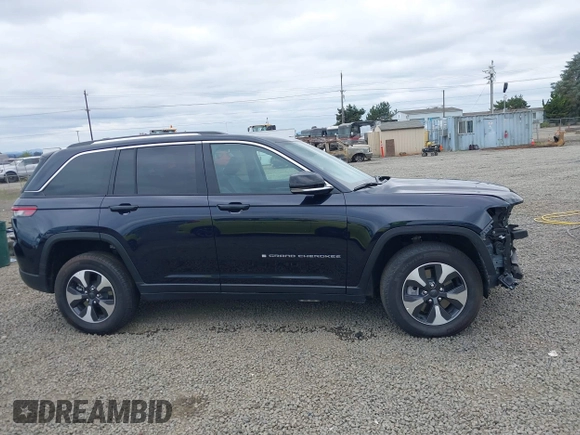 2024 Jeep Grand Cherokee z VIN 1C4RJYB65R8959249, wystawiony jako IAAI lot #42507281 z przebiegiem 26 904 mil mil oraz . Historia ofert i sprzedaży dostępna na DreamBid. Obrazek 14.