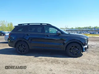 2024 Kia Sorento X-Line SX Prestige z VIN 5XYRKDJF7RG300590, wystawiony jako IAAI lot #42118514 z przebiegiem 4 498 mil mil oraz . Historia ofert i sprzedaży dostępna na DreamBid. Obrazek 13.