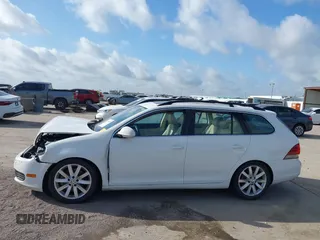 2014 Volkswagen Jetta TDI w/Sunroof & Nav with VIN 3VWPL7AJ0EM608544, listed as a IAAI auction lot 42549920 with 185,900 mi miles and . Bid and sale history available at DreamBid. Image 14.