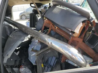 2004 Chevrolet Avalanche Z66 with VIN 3GNEC12T94G251294, listed as a Copart auction lot 65721592 with Not Provided miles and Non Repairable. Bid and sale history available at DreamBid. Image 5.